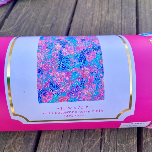 Lilly Pulitzer Luxe Beach Towel in Splendor in the Sand - Picture 3 of 5